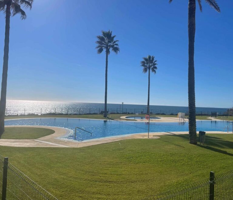 MI CAPRICHO P.10, Apartamento de lujo frente al mar 	

